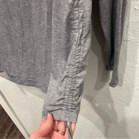 Athleta Top Women's Large Gray Encore Cinch Long Sleeve Neutral Minimalist - Picture 5 of 10